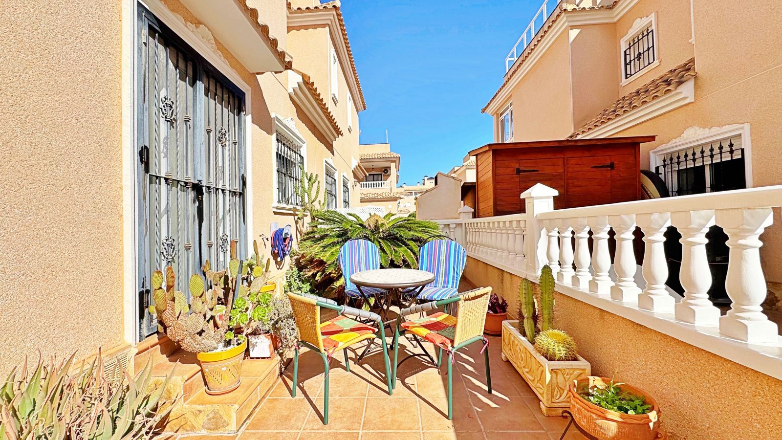 For sale - 3 Bedroom 2 Bathroom Townhouse in VILLAMARTIN - Villamartin  - Alicante