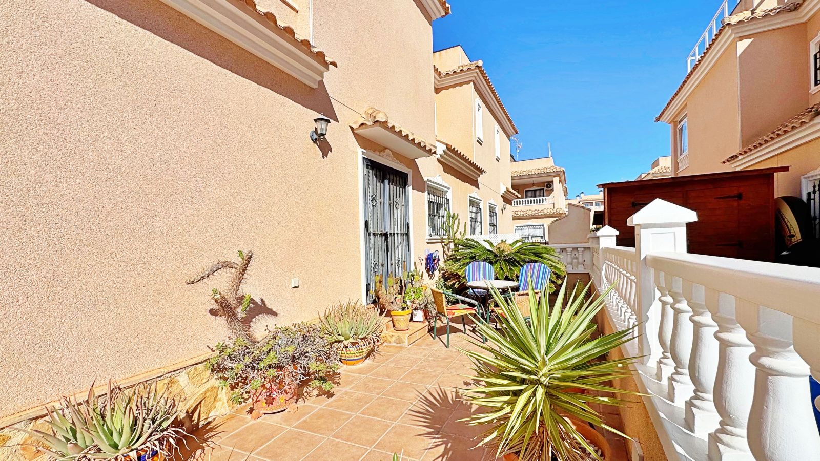 For sale - 3 Bedroom 2 Bathroom Townhouse in VILLAMARTIN - Villamartin  - Alicante