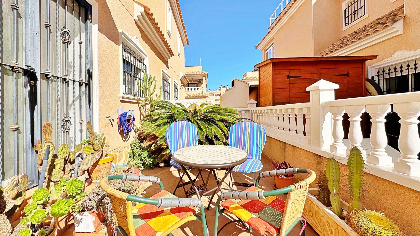 For sale - 3 Bedroom 2 Bathroom Townhouse in VILLAMARTIN - Villamartin  - Alicante