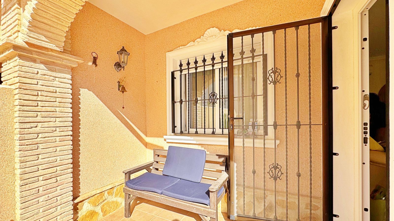 For sale - 3 Bedroom 2 Bathroom Townhouse in VILLAMARTIN - Villamartin  - Alicante