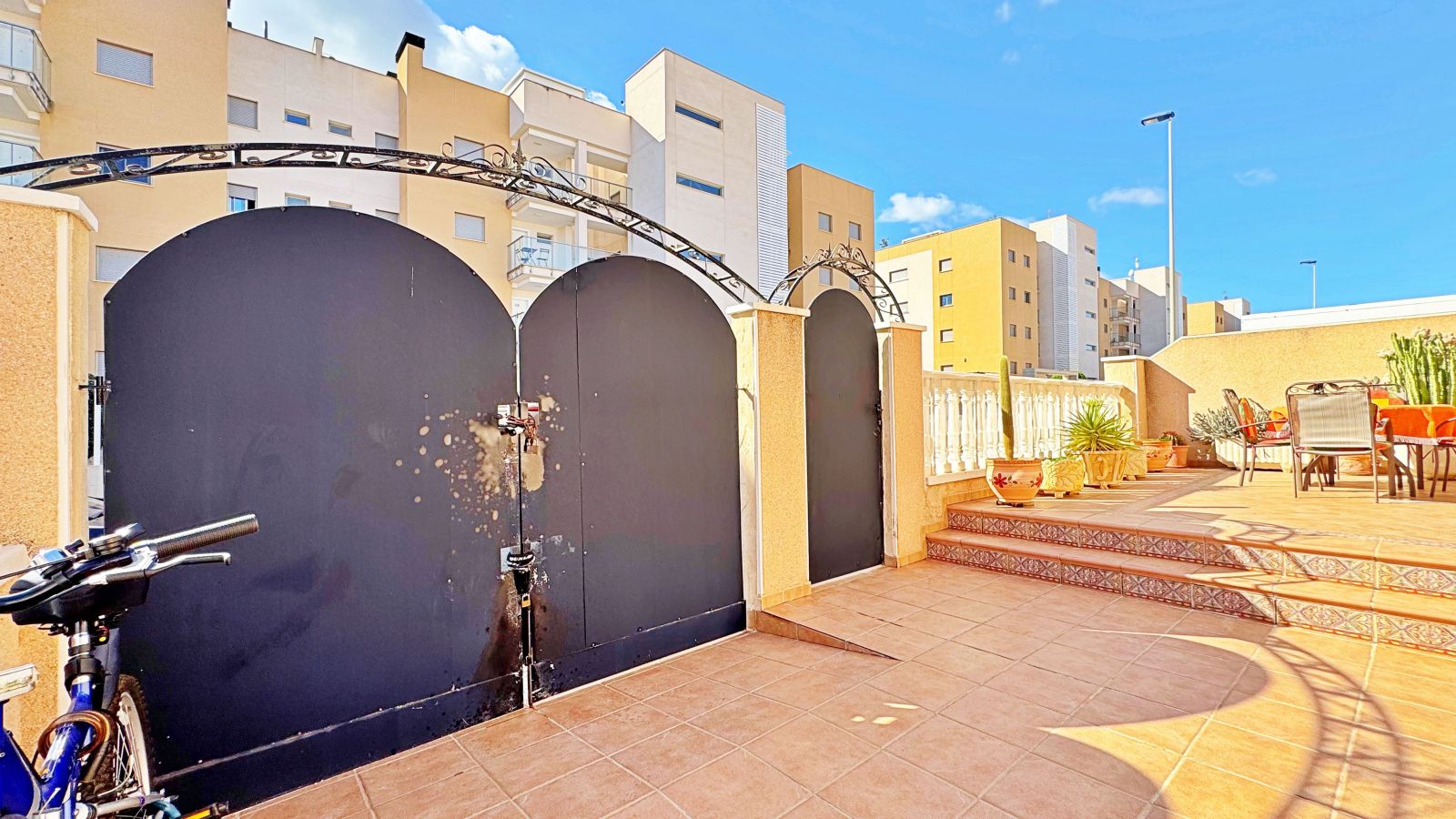 For sale - 3 Bedroom 2 Bathroom Townhouse in VILLAMARTIN - Villamartin  - Alicante