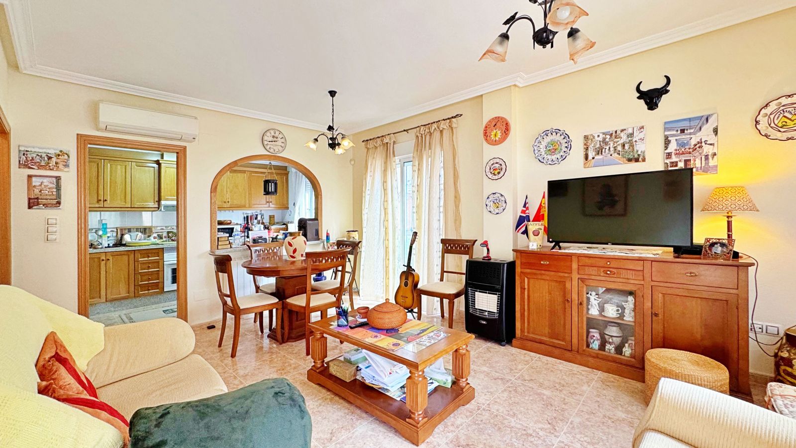 For sale - 3 Bedroom 2 Bathroom Townhouse in VILLAMARTIN - Villamartin  - Alicante