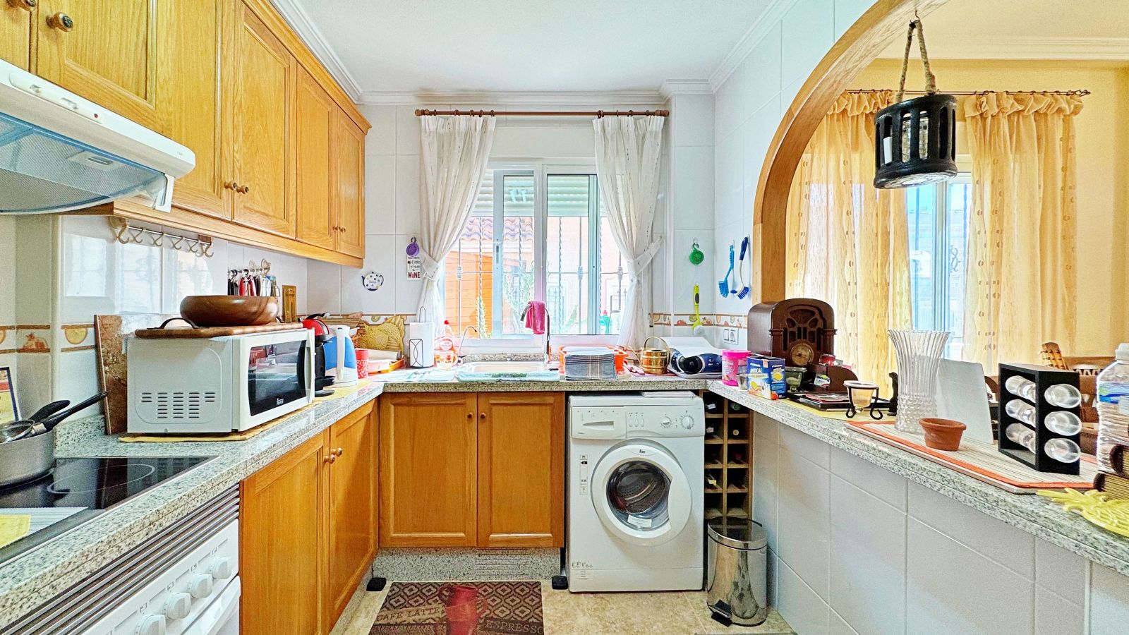 For sale - 3 Bedroom 2 Bathroom Townhouse in VILLAMARTIN - Villamartin  - Alicante