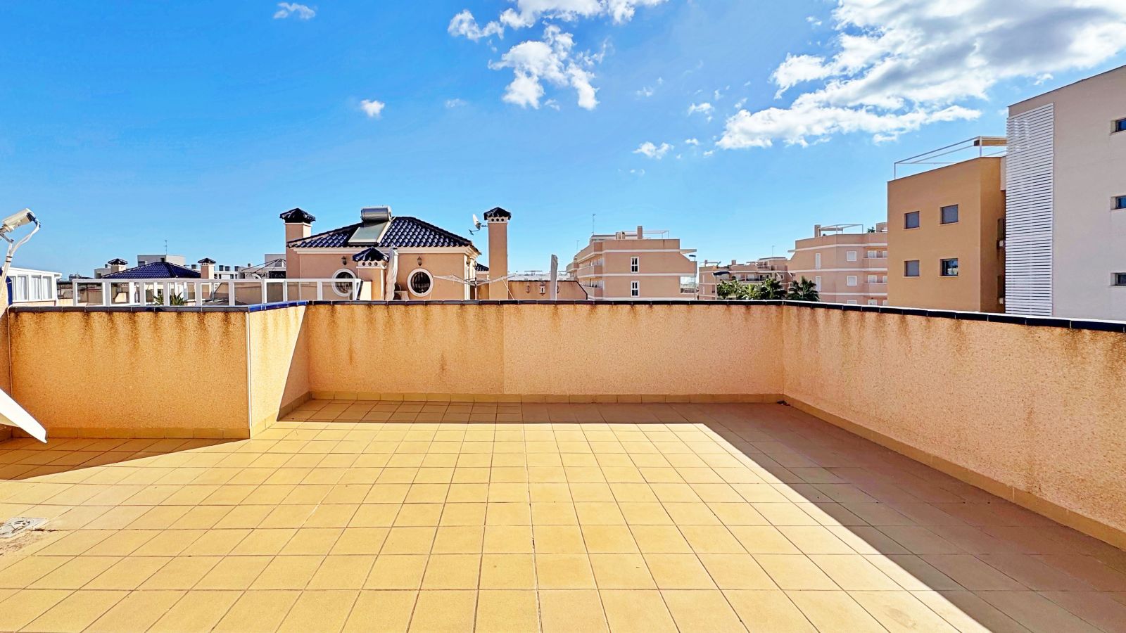 For sale - 3 Bedroom 2 Bathroom Townhouse in VILLAMARTIN - Villamartin  - Alicante
