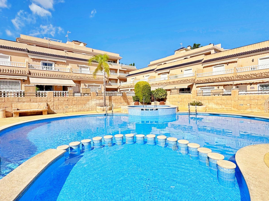 3 Bedroom 2 Bathroom Townhouse in VILLAMARTIN