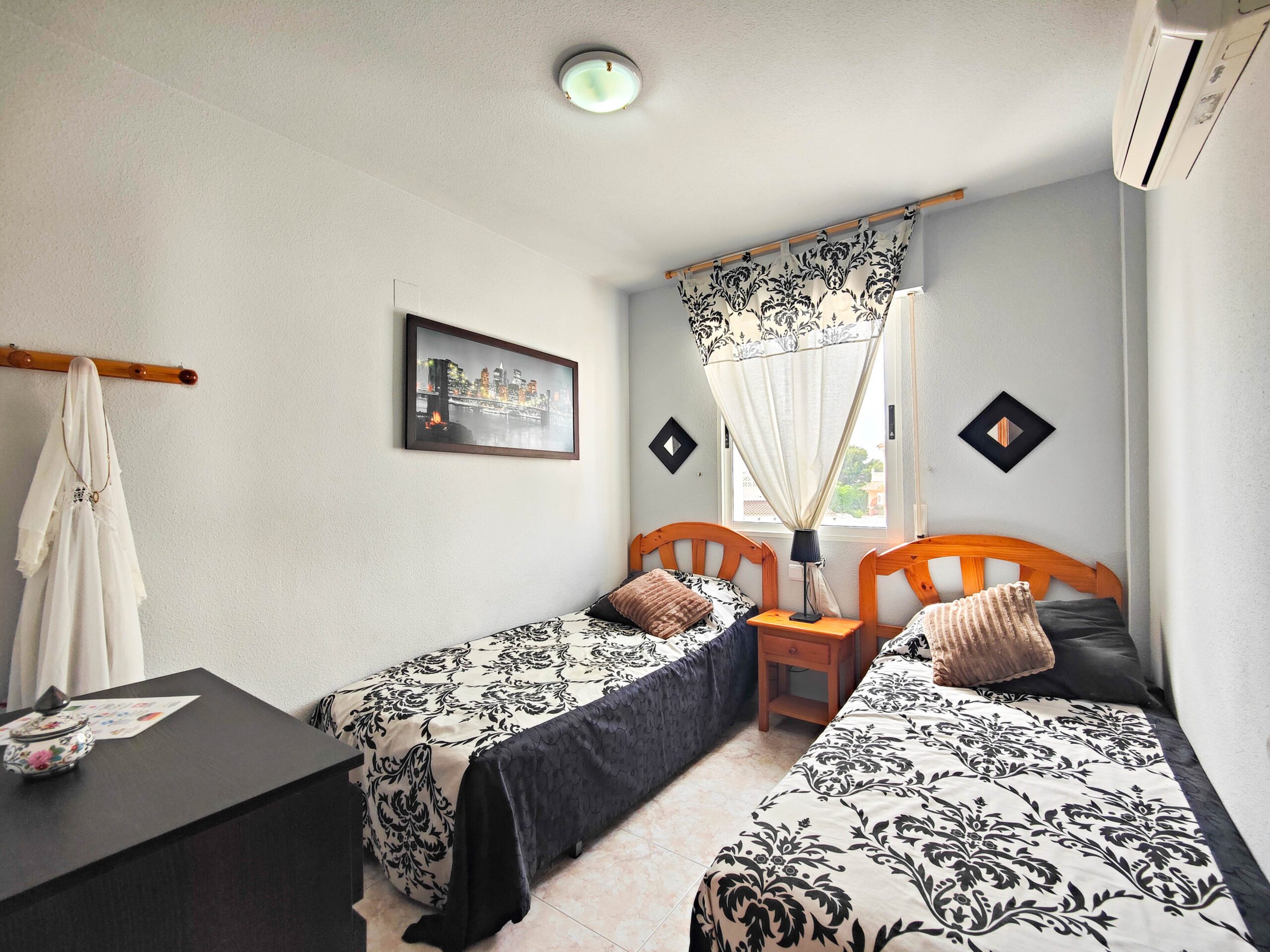 For sale - 3 Bedroom 2 Bathroom Quad House in Los Altos -  - Alicante