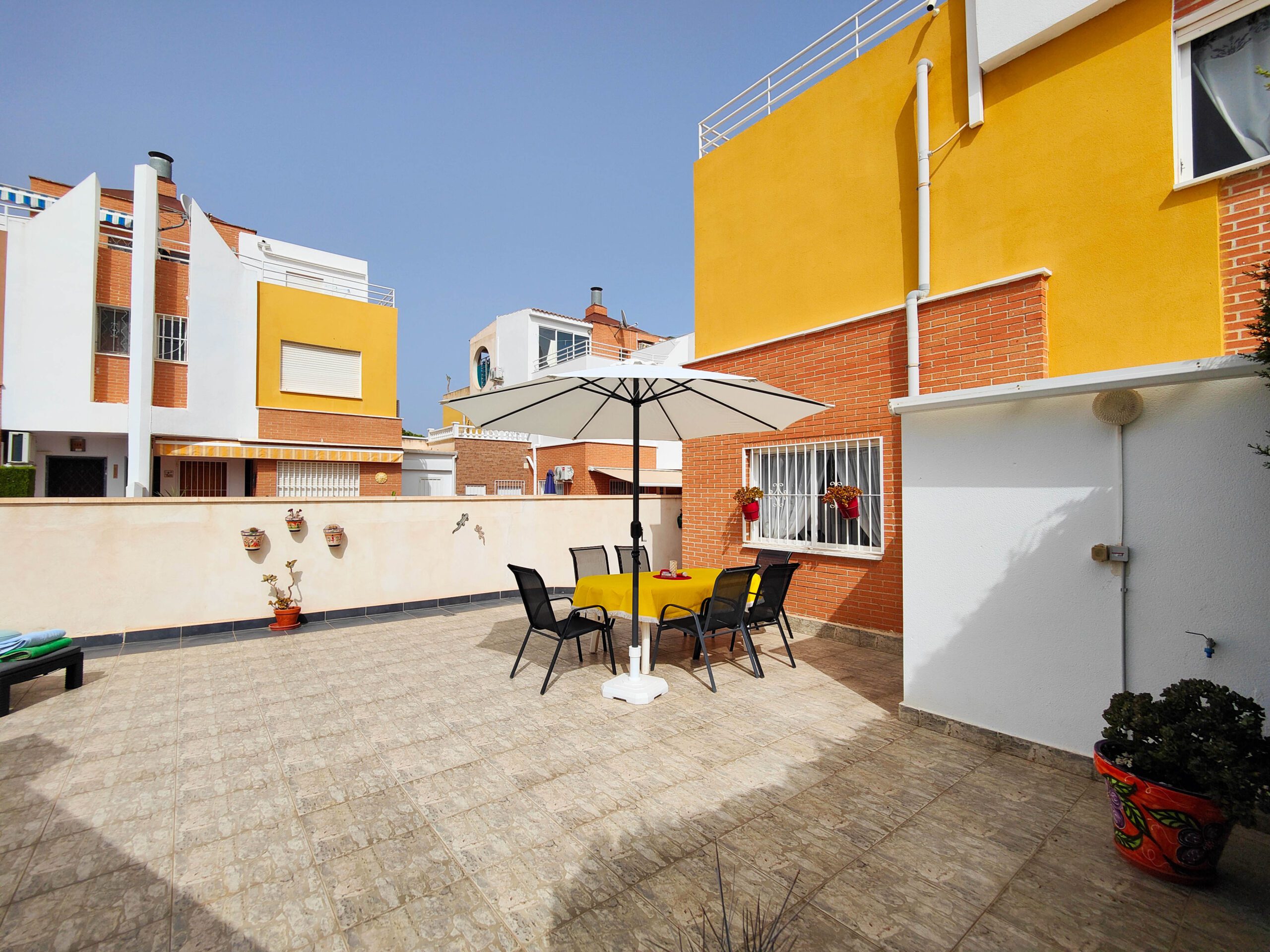 For sale - 3 Bedroom 2 Bathroom Quad House in Los Altos -  - Alicante