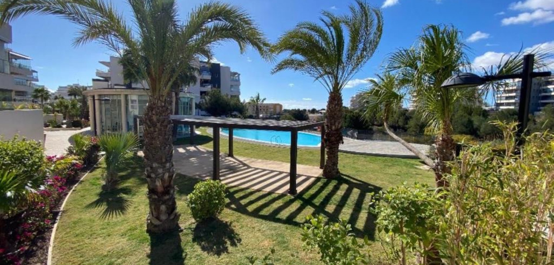 For sale - 3 Bedroom 2 Bathroom Apartment in Villamartin - Villamartín  - Alicante