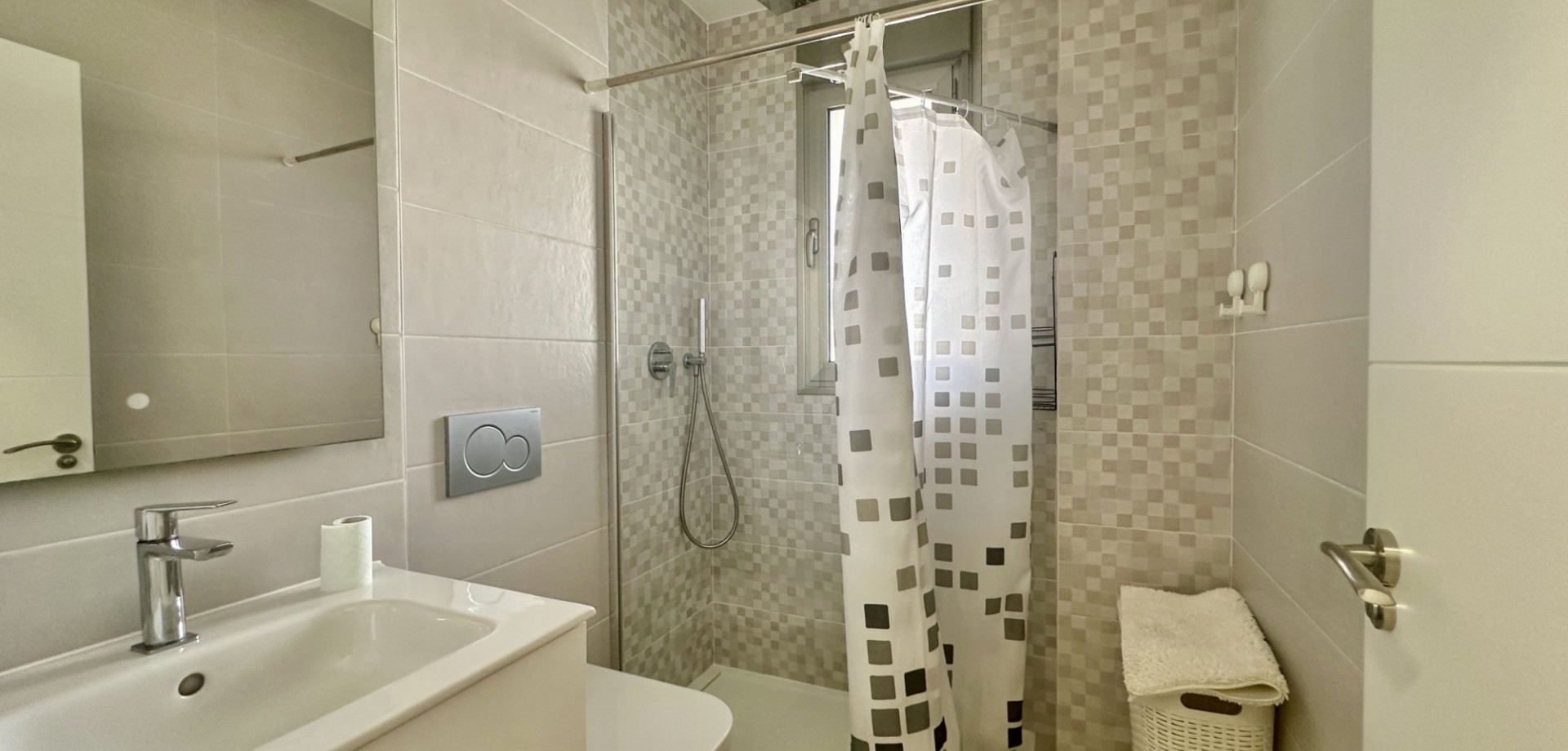 For sale - 3 Bedroom 2 Bathroom Apartment in Villamartin - Villamartín  - Alicante