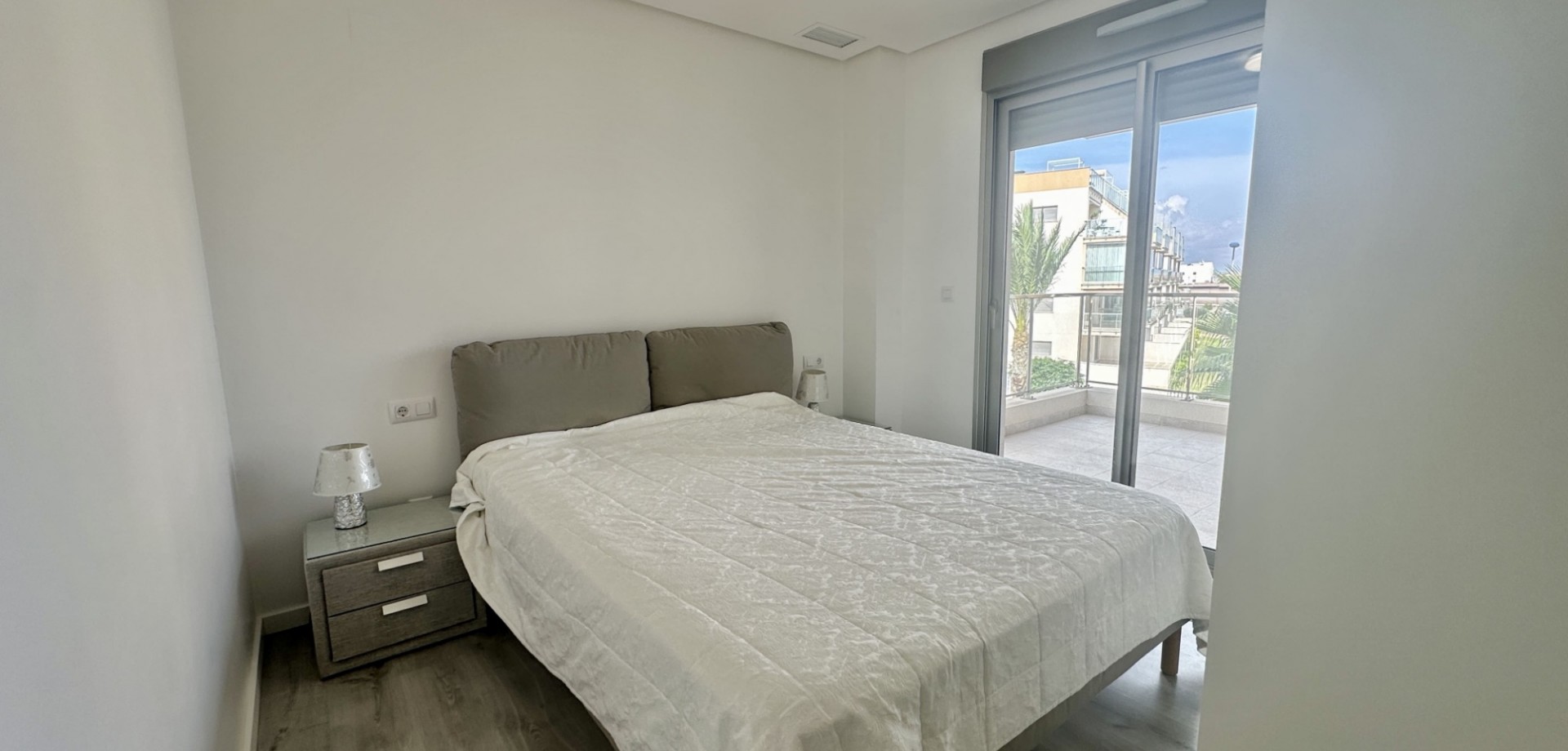For sale - 3 Bedroom 2 Bathroom Apartment in Villamartin - Villamartín  - Alicante