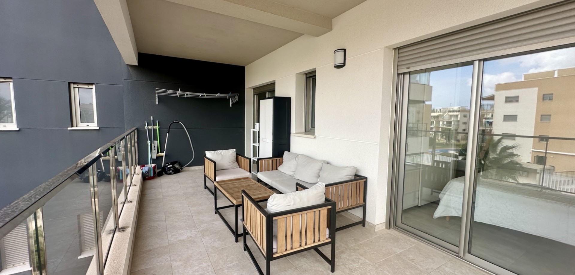 For sale - 3 Bedroom 2 Bathroom Apartment in Villamartin - Villamartín  - Alicante