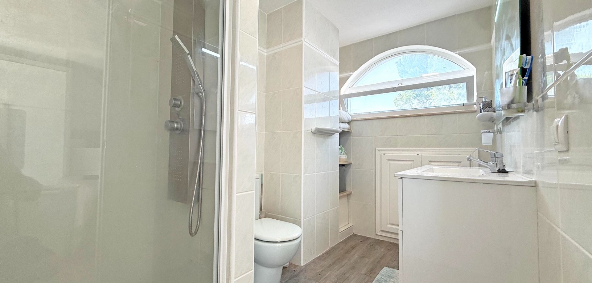 For sale - 2 Bedroom 3 Bathroom Detached Villa in Villamartin - Villamartín  - Alicante