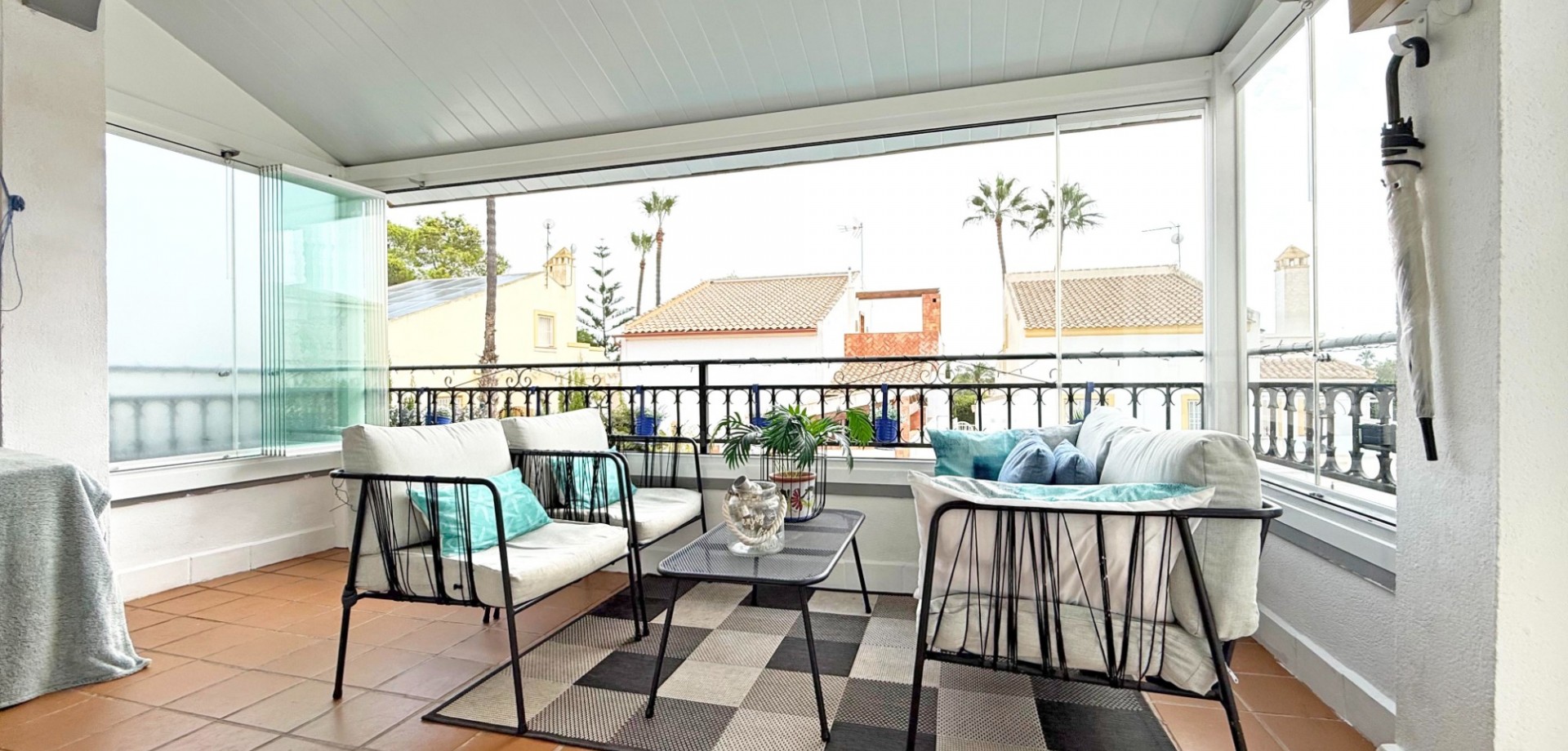 For sale - 2 Bedroom 3 Bathroom Detached Villa in Villamartin - Villamartín  - Alicante