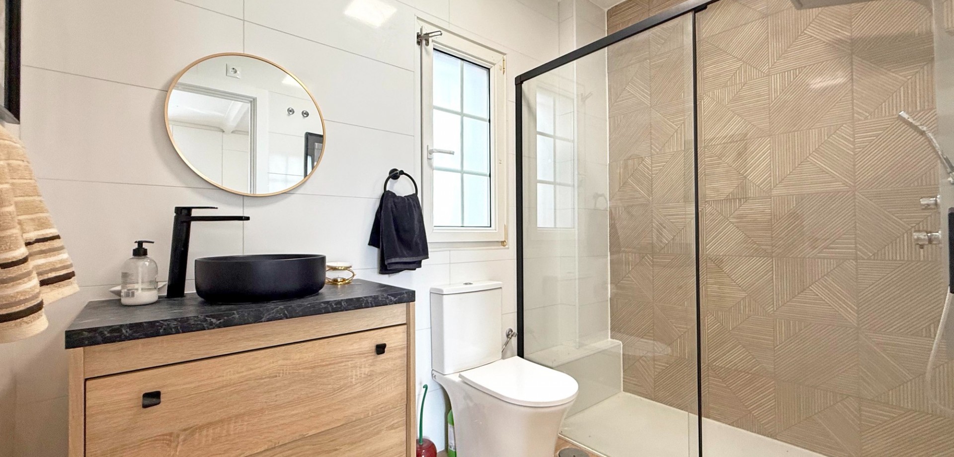 For sale - 2 Bedroom 3 Bathroom Detached Villa in Villamartin - Villamartín  - Alicante