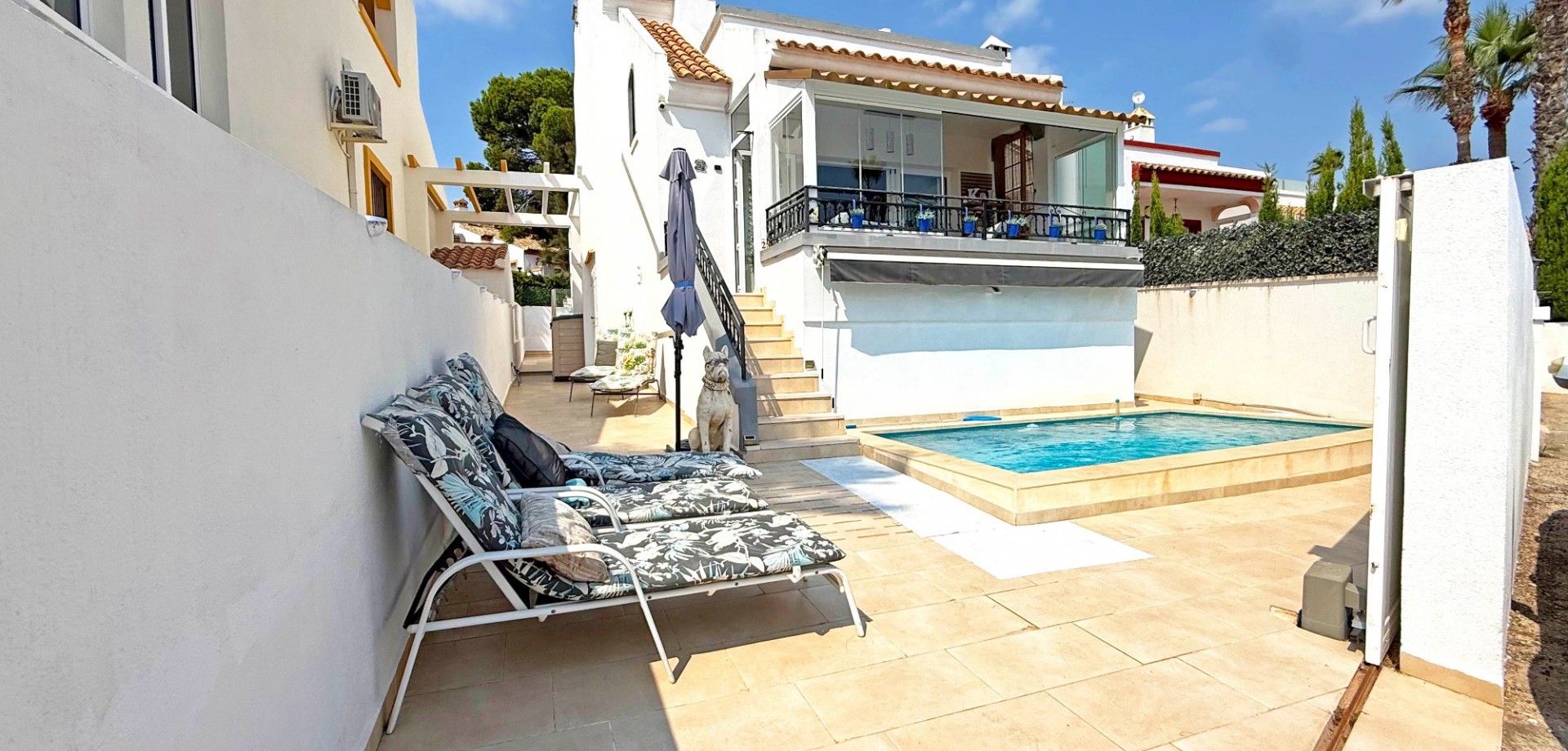 For sale - 2 Bedroom 3 Bathroom Detached Villa in Villamartin - Villamartín  - Alicante