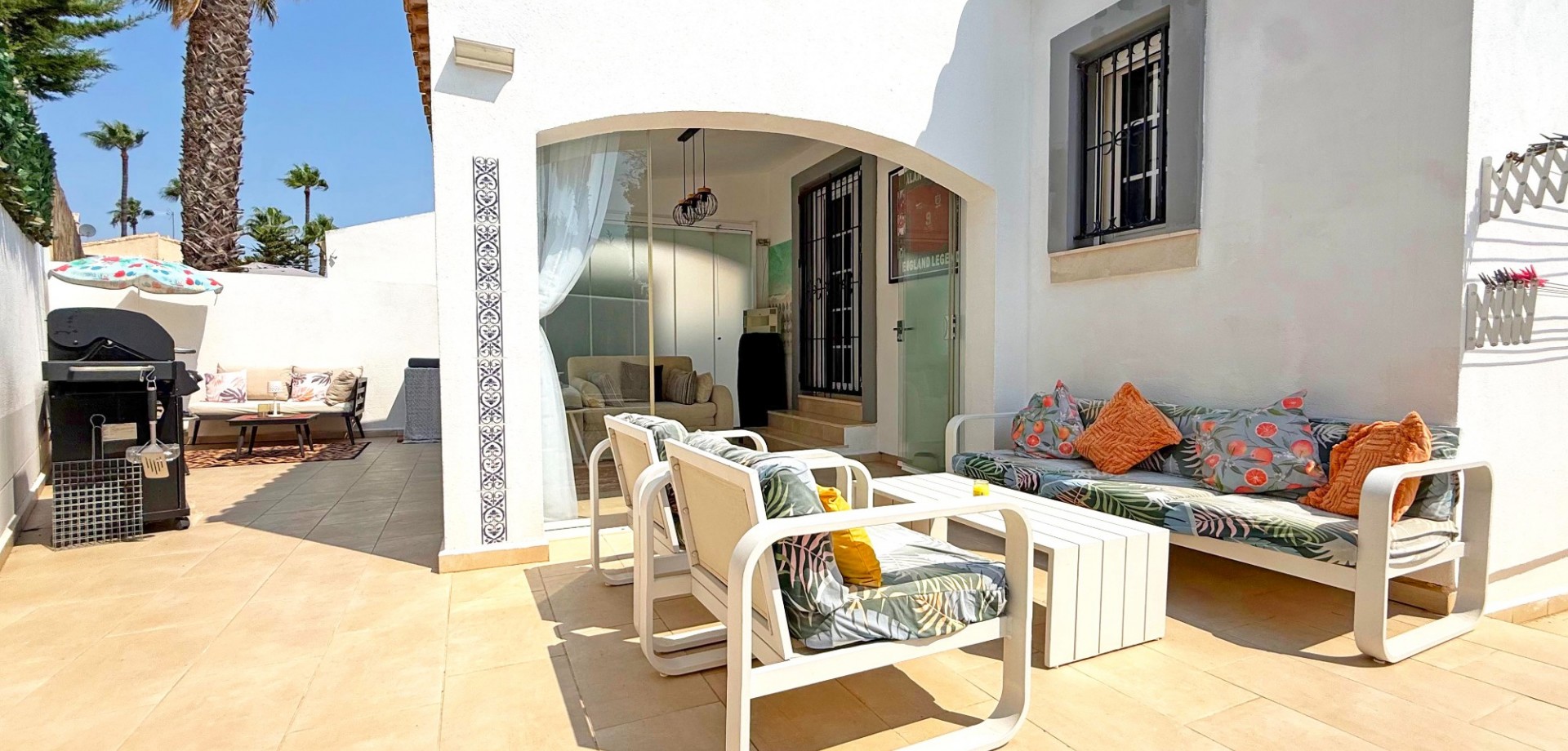 For sale - 2 Bedroom 3 Bathroom Detached Villa in Villamartin - Villamartín  - Alicante
