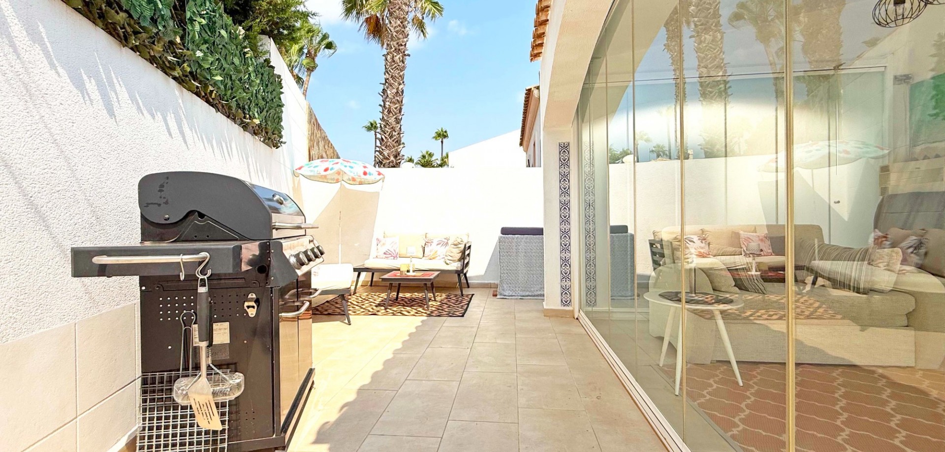 For sale - 2 Bedroom 3 Bathroom Detached Villa in Villamartin - Villamartín  - Alicante