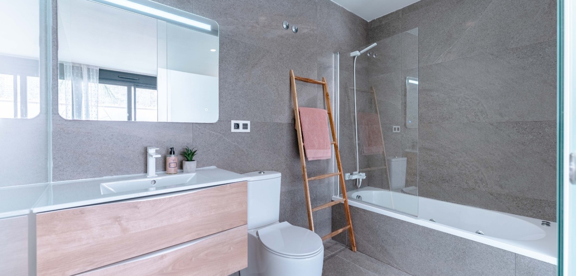 For sale - 5 Bedroom 4 Bathroom Detached Villa in San Miguel de Salinas - San Miguel de Salinas  - Costa Blanca (Alicante)