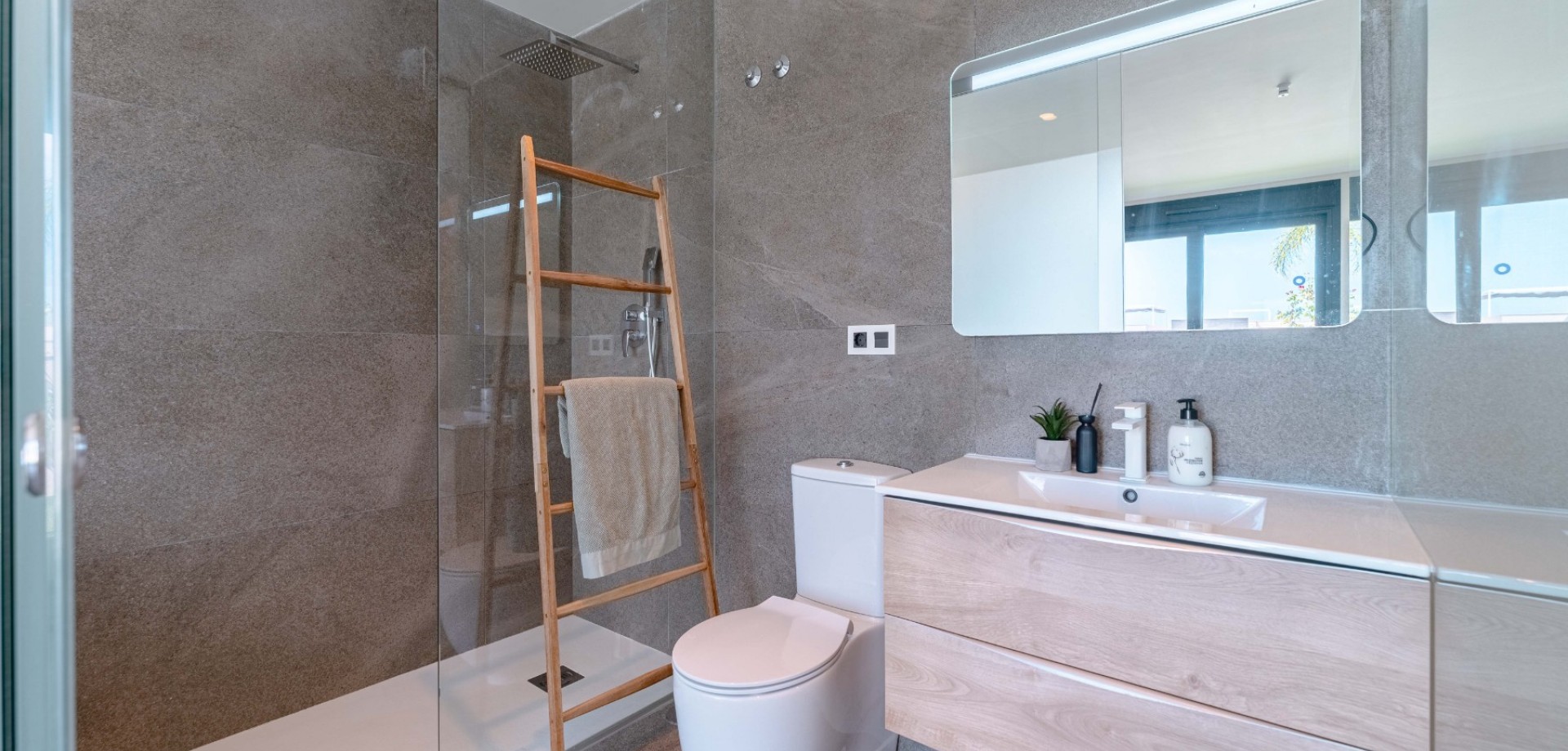 For sale - 5 Bedroom 4 Bathroom Detached Villa in San Miguel de Salinas - San Miguel de Salinas  - Costa Blanca (Alicante)