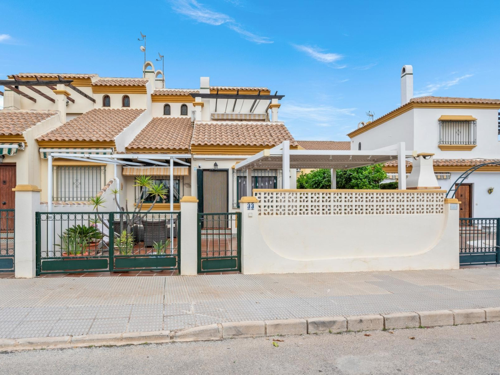 3 Bedroom 2 Bathroom Townhouse in Orihuela Costa