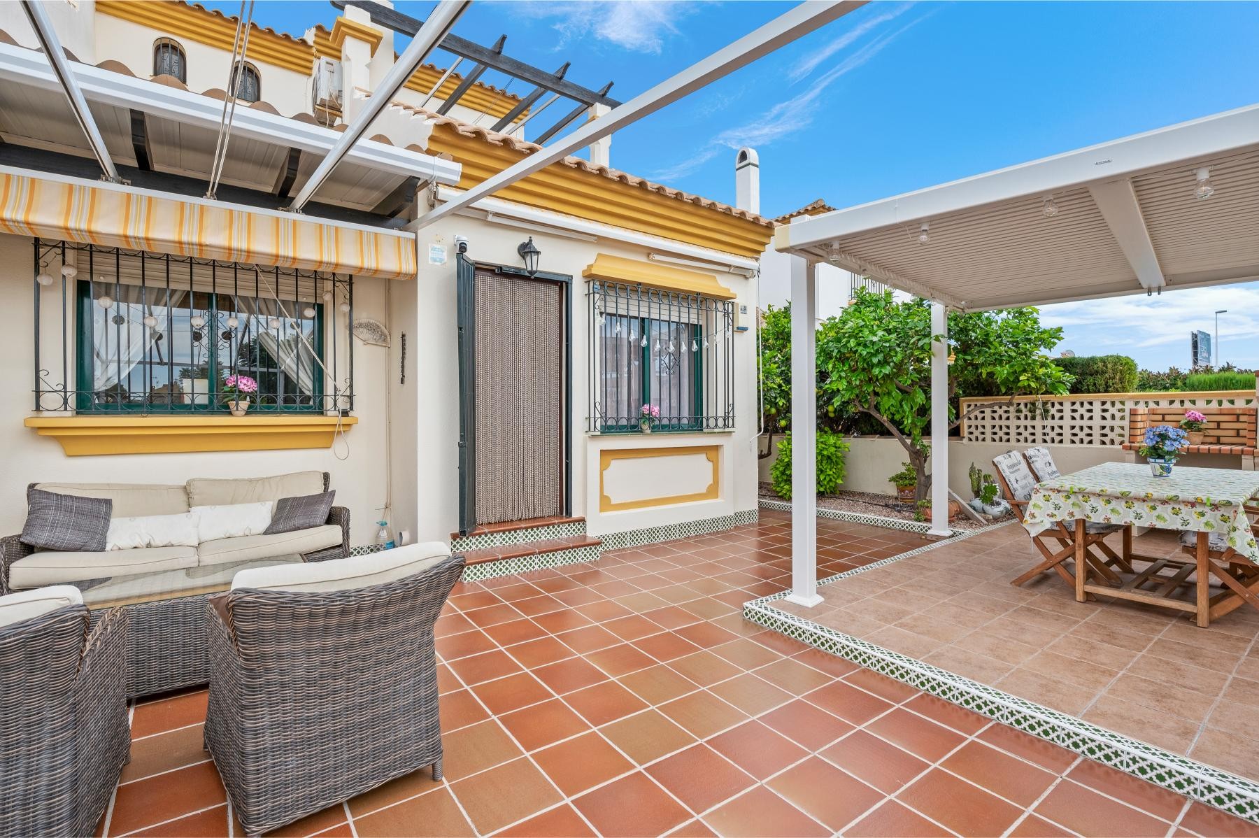 For sale - 3 Bedroom 2 Bathroom Townhouse in Orihuela Costa - La Zenia  - Alicante