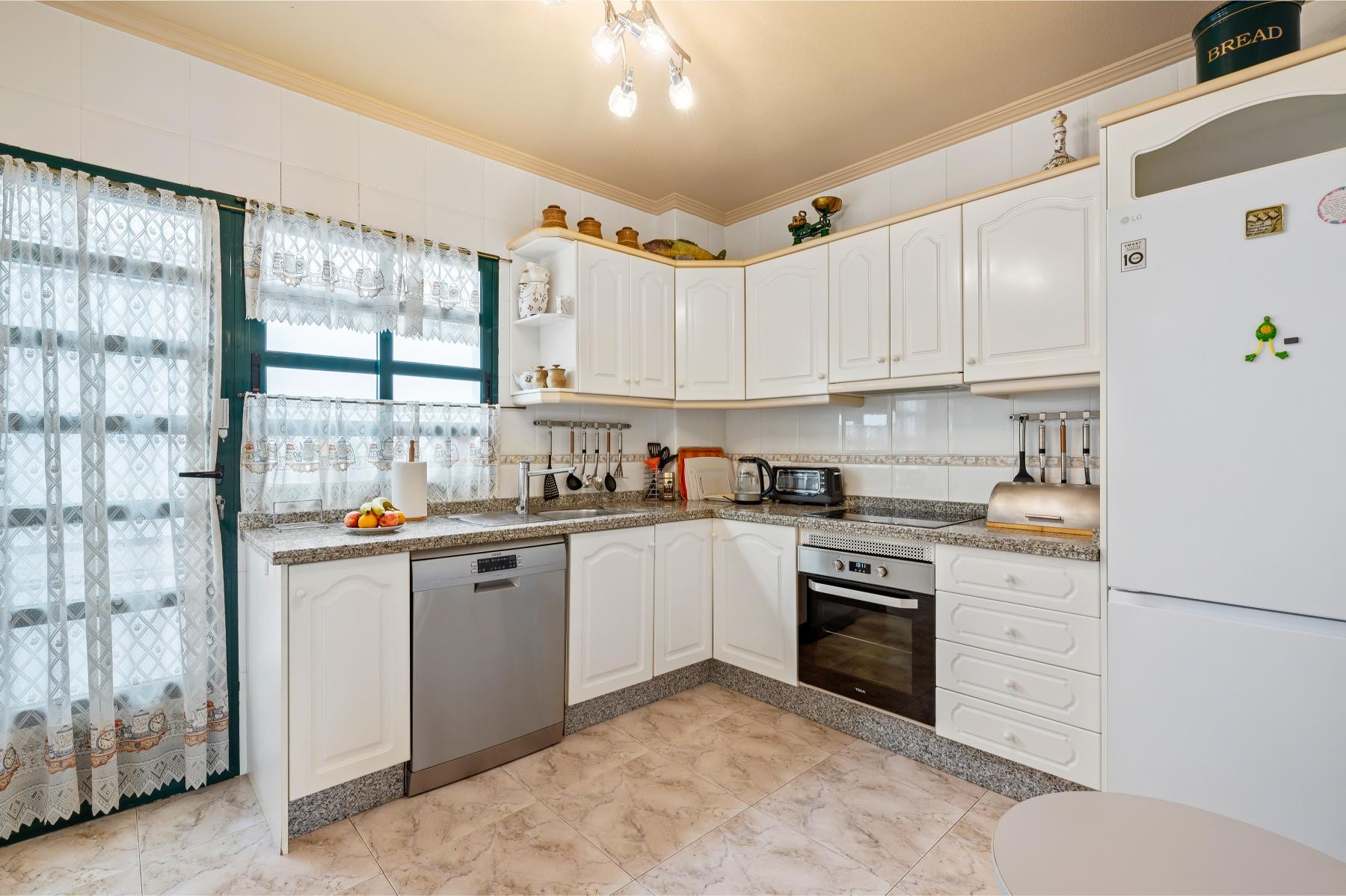 For sale - 3 Bedroom 2 Bathroom Townhouse in Orihuela Costa - La Zenia  - Alicante