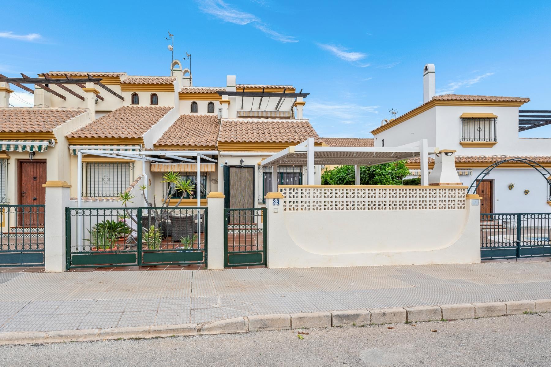 For sale - 3 Bedroom 2 Bathroom Townhouse in Orihuela Costa - La Zenia  - Alicante