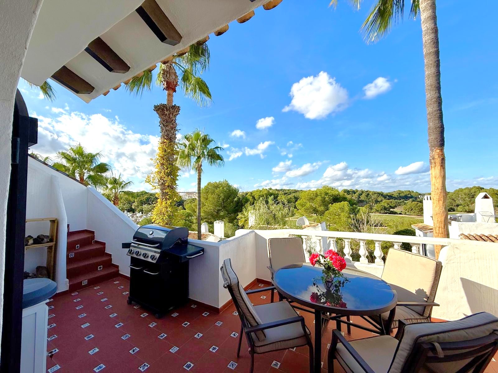 For sale - 3 Bedroom 3 Bathroom Villa in Villamartín - Villamartin  - Alicante