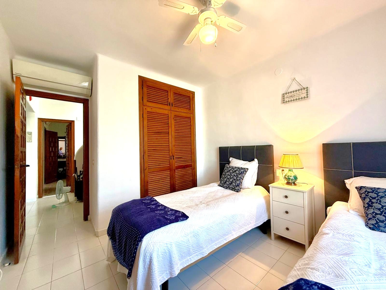 For sale - 3 Bedroom 3 Bathroom Villa in Villamartín - Villamartin  - Alicante