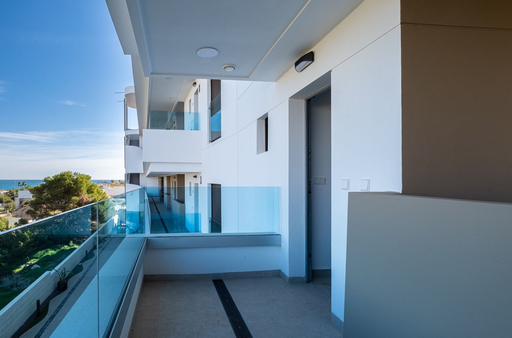 2 Bedroom 2 Bathroom Apartment - Middle Floor Apartment in Orihuela