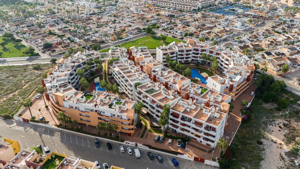 For sale - 3 Bedroom 2 Bathroom Apartment - Ground Floor Apartment in Orihuela - Playa Flamenca  - Alicante