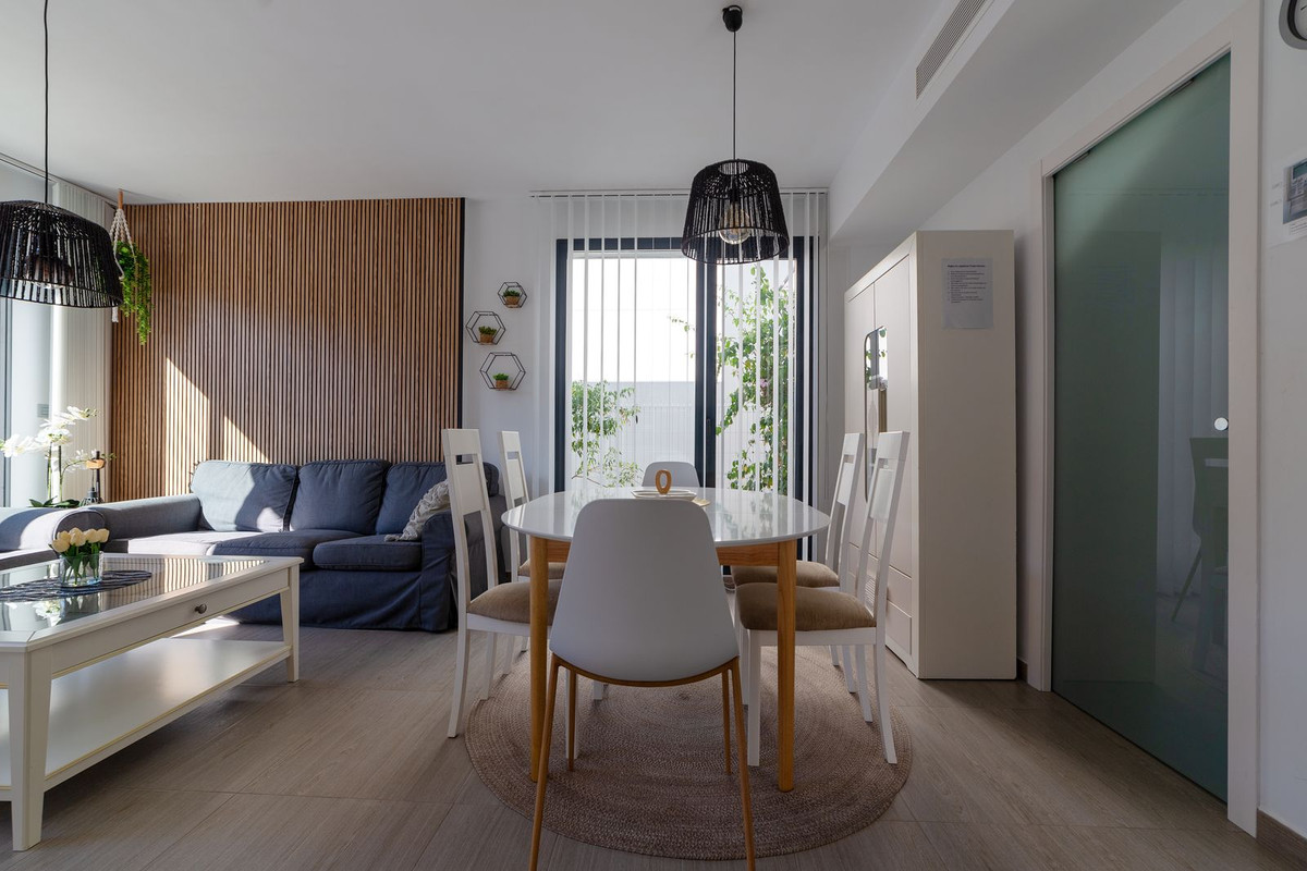 For sale - 3 Bedroom 2 Bathroom House - Detached Villa in Orihuela - Punta Prima  - Alicante