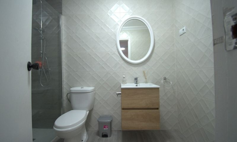 For sale - 3 Bedroom 1 Bathroom Apartment - Middle Floor Apartment in Torrevieja - Torrevieja Centro  - Alicante