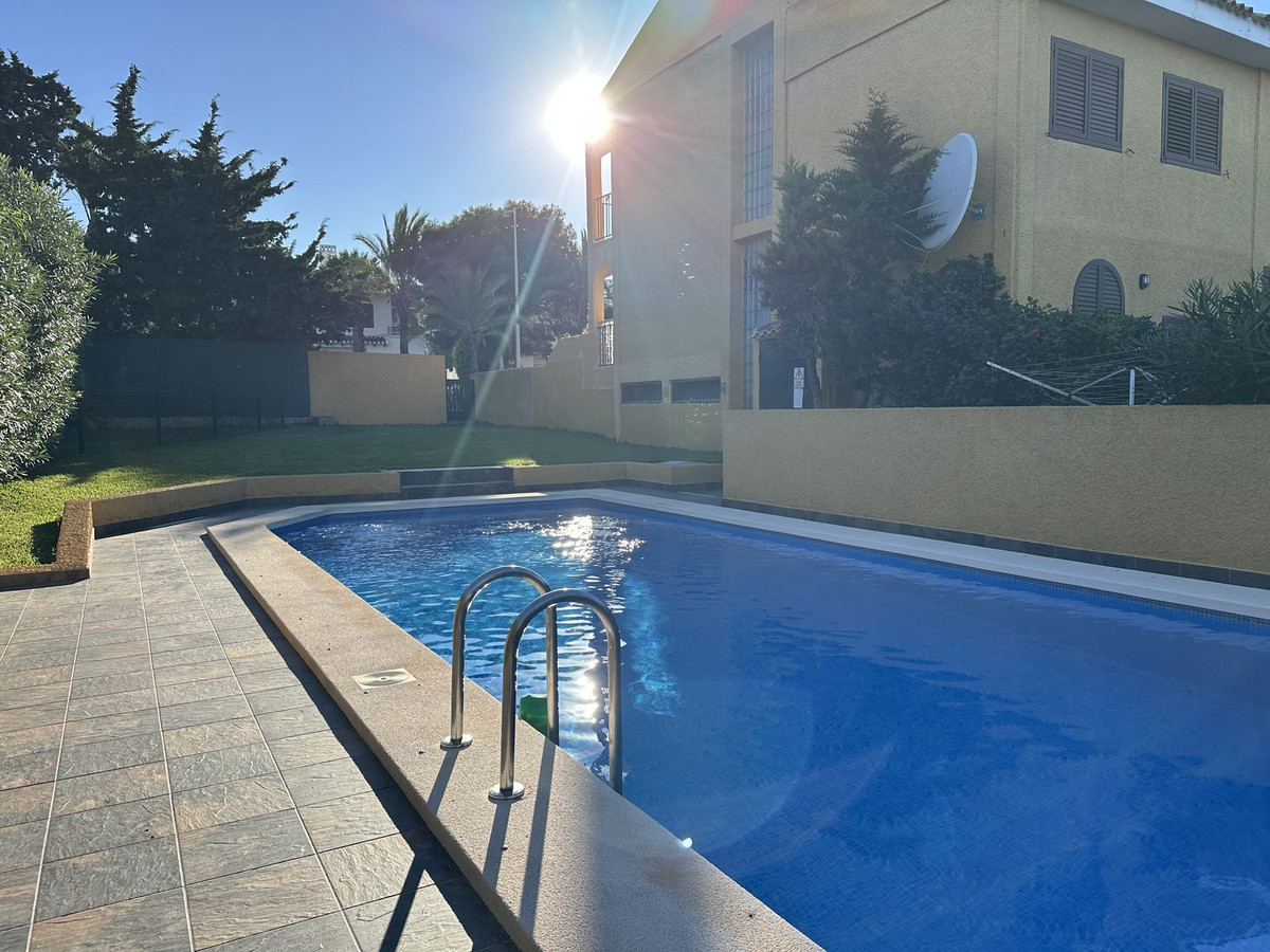 For sale - 4 Bedroom 4 Bathroom House - Townhouse in Orihuela - Orihuela Costa  - Alicante