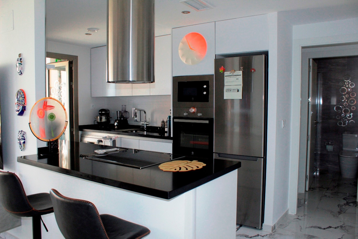 For sale - 2 Bedroom 2 Bathroom Apartment - Middle Floor Apartment in Orihuela - Orihuela Costa  - Alicante