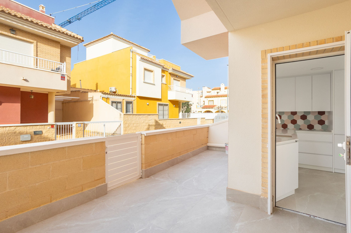 For sale - 2 Bedroom 1 Bathroom Apartment in Torre de la Horadada  - Torre de la Horadada  - Alicante