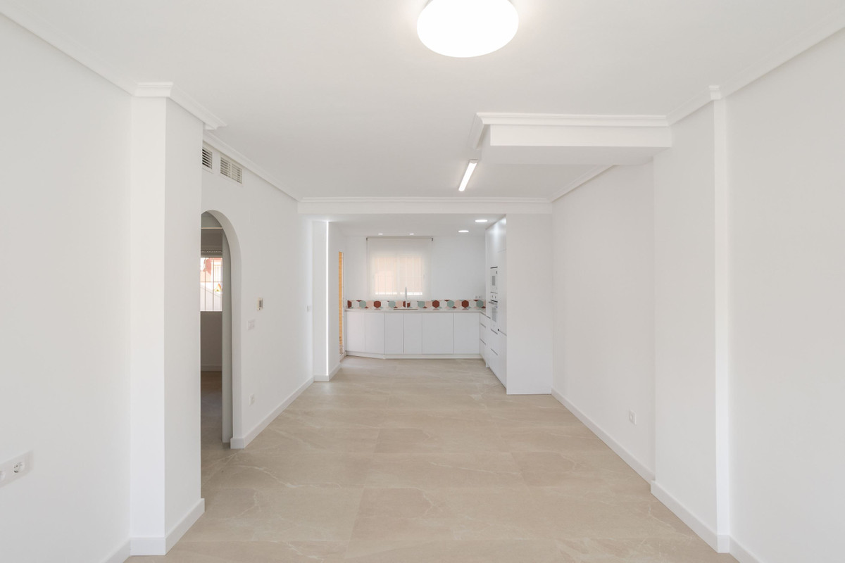 For sale - 2 Bedroom 1 Bathroom Apartment in Torre de la Horadada  - Torre de la Horadada  - Alicante