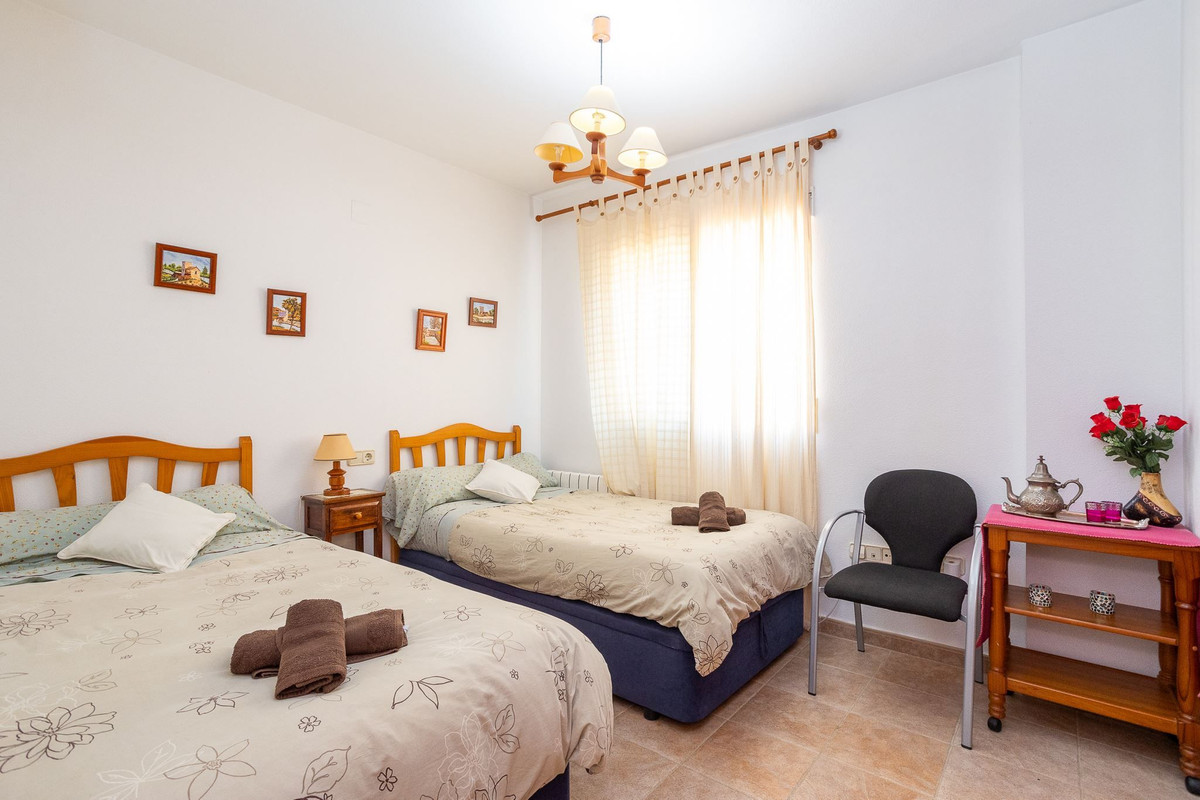 For sale - 6 Bedroom 5 Bathroom House - Detached Villa in Torrevieja - La Siesta  - Alicante