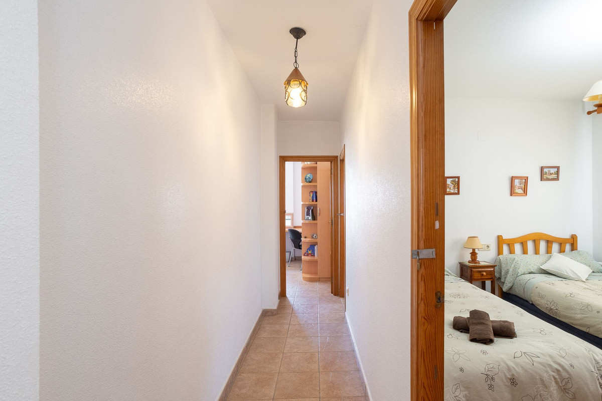 For sale - 6 Bedroom 5 Bathroom House - Detached Villa in Torrevieja - La Siesta  - Alicante