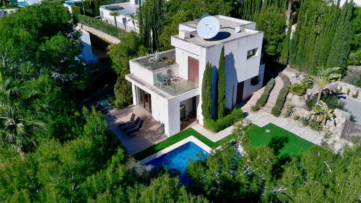 For sale - 3 Bedroom 2 Bathroom House - Detached Villa in Orihuela - Las Colinas Golf  - Alicante