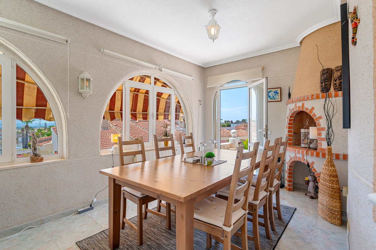 For sale - 3 Bedroom 3 Bathroom Detached Villa in Ciudad Quesada  - Ciudad Quesada  - Alicante