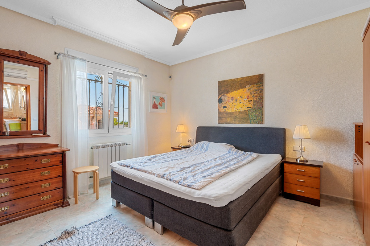 For sale - 3 Bedroom 3 Bathroom Detached Villa in Ciudad Quesada  - Ciudad Quesada  - Alicante