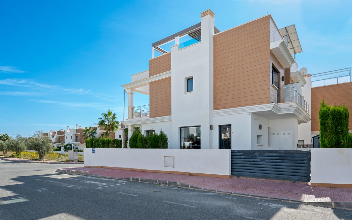 For sale - 3 Bedroom 2 Bathroom House - Townhouse in Rojales - Rojales Centro  - Alicante