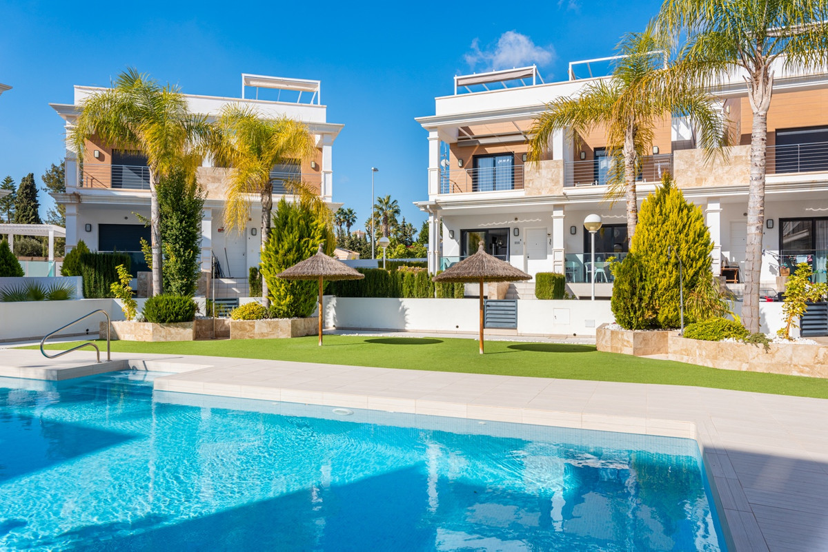 For sale - 3 Bedroom 2 Bathroom House - Townhouse in Rojales - Rojales Centro  - Alicante