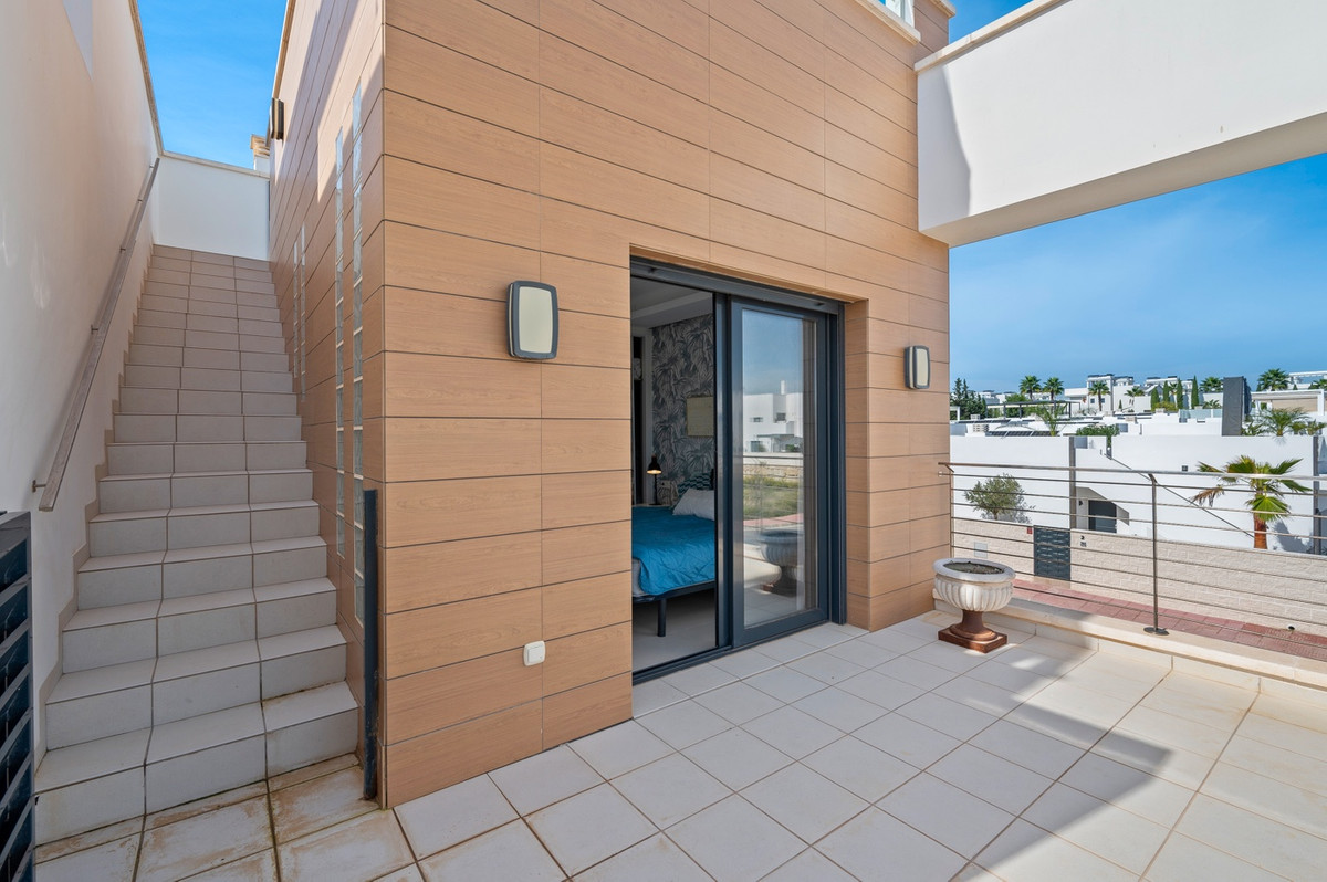 For sale - 3 Bedroom 2 Bathroom House - Townhouse in Rojales - Rojales Centro  - Alicante