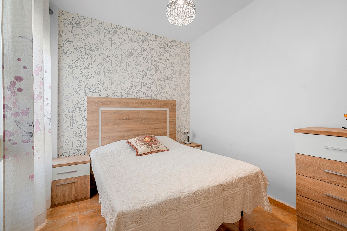 For sale - 2 Bedroom 1 Bathroom Apartment - Penthouse in Almoradi - Almoradi Centro  - Alicante