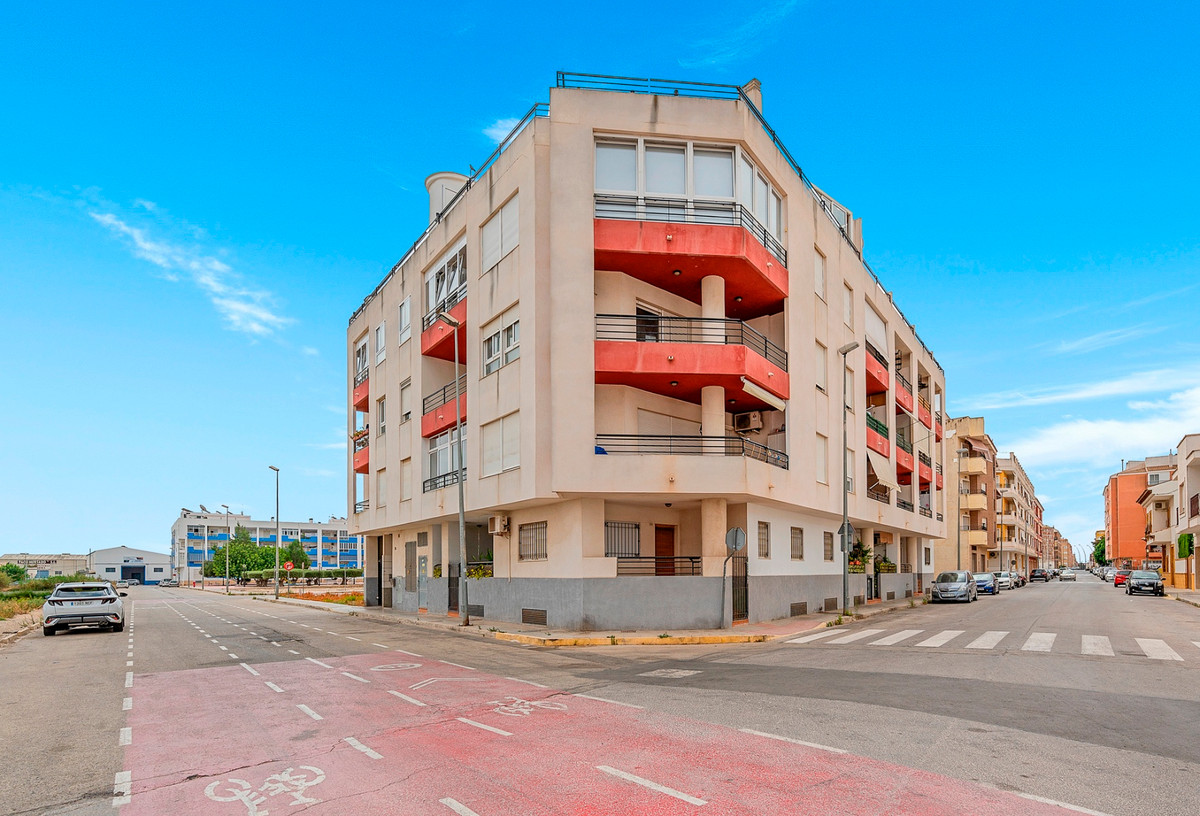 For sale - 2 Bedroom 1 Bathroom Apartment - Penthouse in Almoradi - Almoradi Centro  - Alicante