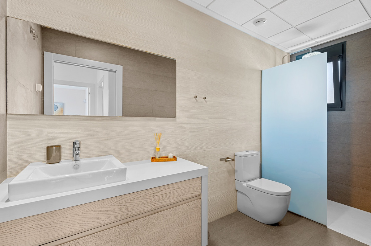 For sale - 3 Bedroom 2 Bathroom House - Detached Villa in Rojales - Rojales Centro  - Alicante