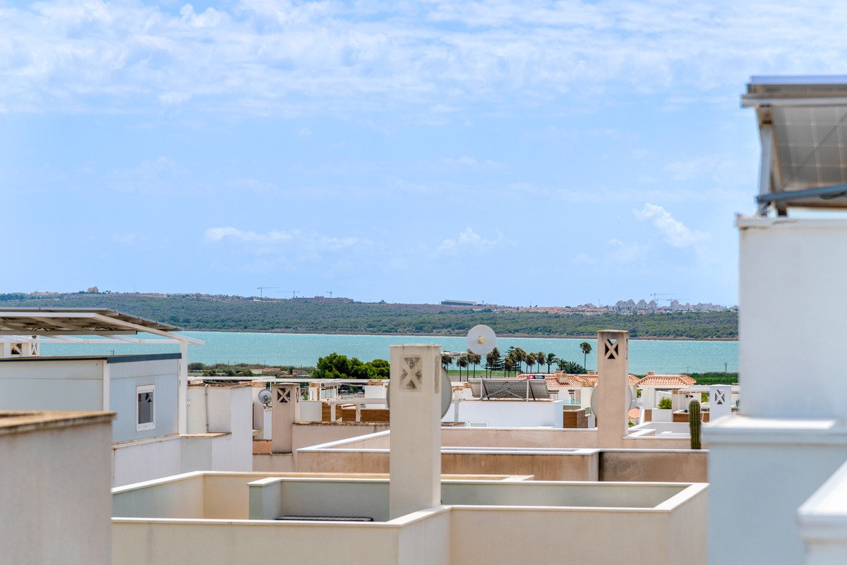 For sale - 3 Bedroom 2 Bathroom House - Detached Villa in Rojales - Rojales Centro  - Alicante