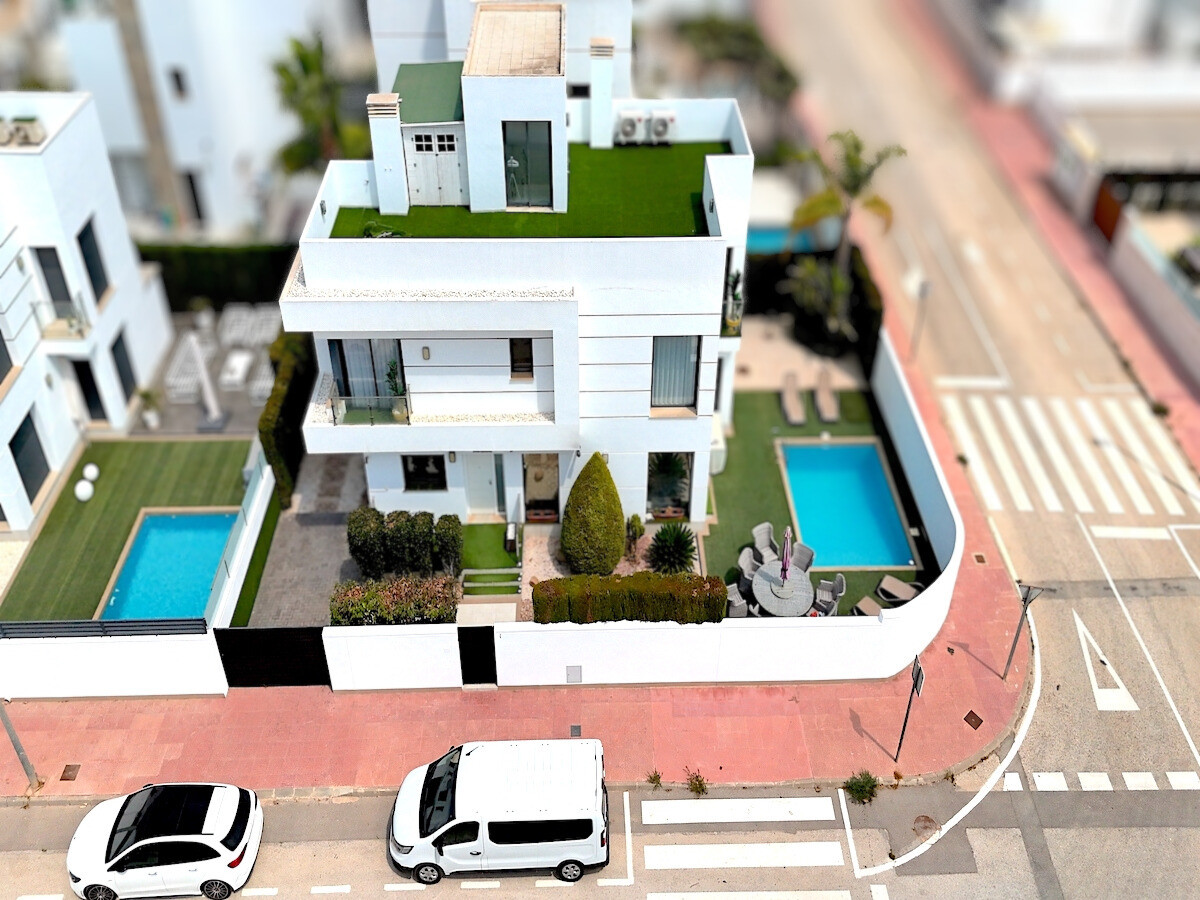 For sale - 4 Bedroom 4 Bathroom House - Detached Villa in Ciudad Quesada - Ciudad Quesada  - Alicante